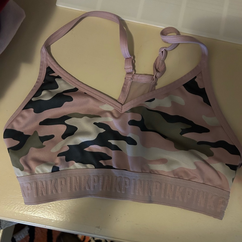 VS pink sports bra